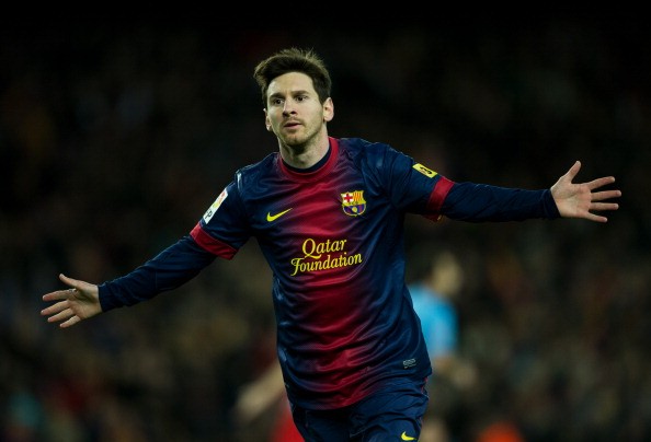 Ở trận đấu trên, Messi lại tiếp tục tỏa sáng với cú đúp giúp Barca ngược dòng ngoạn mục trước Atletico Madrid. Với 2 bàn thắng trong trận đấu này, Messi đã có tổng cộng 90 pha lập công trong riêng năm 2012